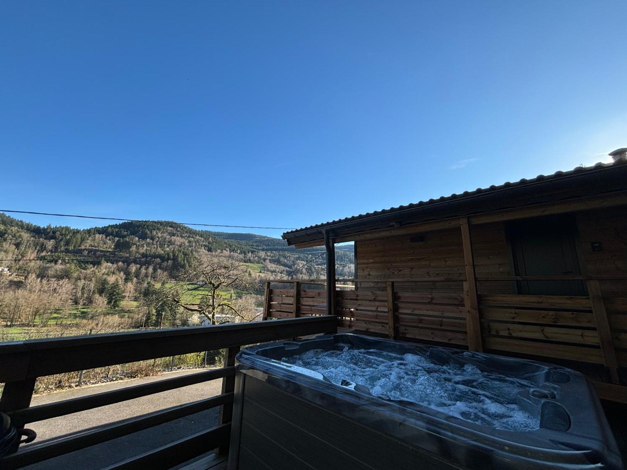Chalet Du Faubourg & Jacuzzi, Proximite Gerardmer & La Bresse Rochesson Экстерьер фото